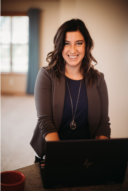 Savannah Headshot Pic